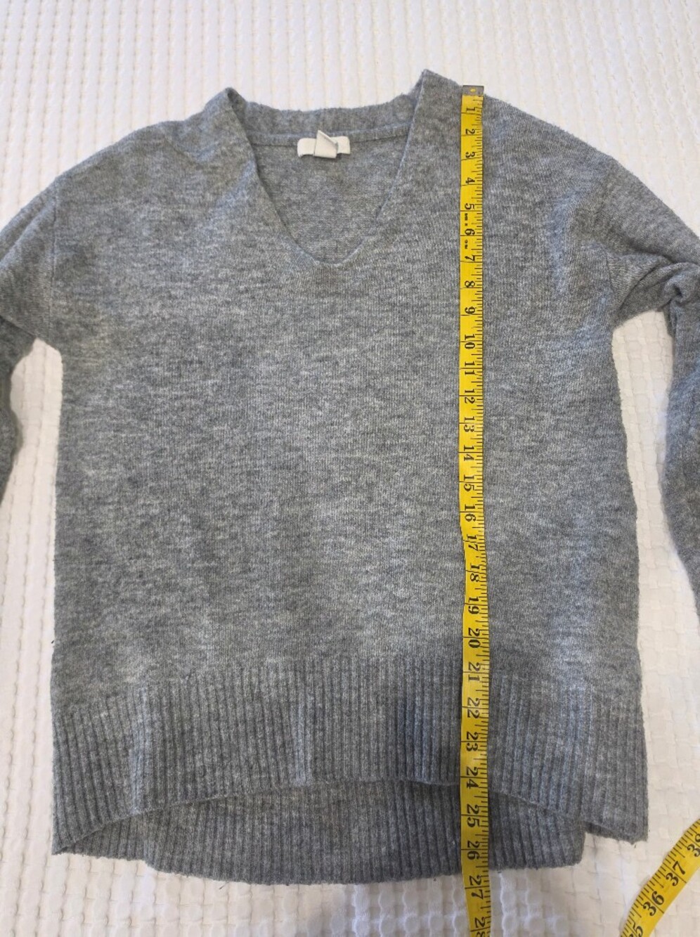 H&M Gray Wool Blend V-Neck Sweater XS Long Ribbed Cuffs - Picture 3 of 7